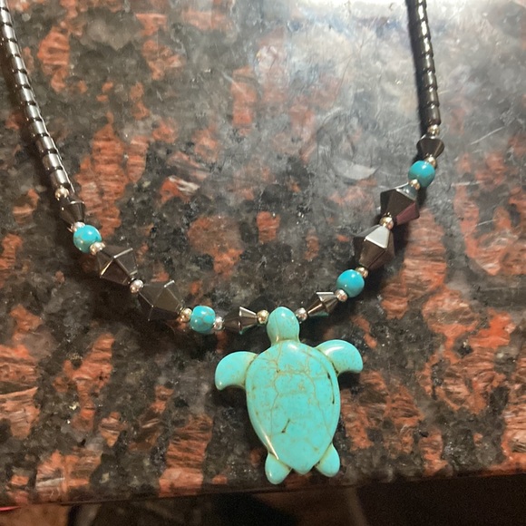 Carved Howlite Turtle Pendant Hematite Beaded 18" Necklace - Picture 6 of 9
